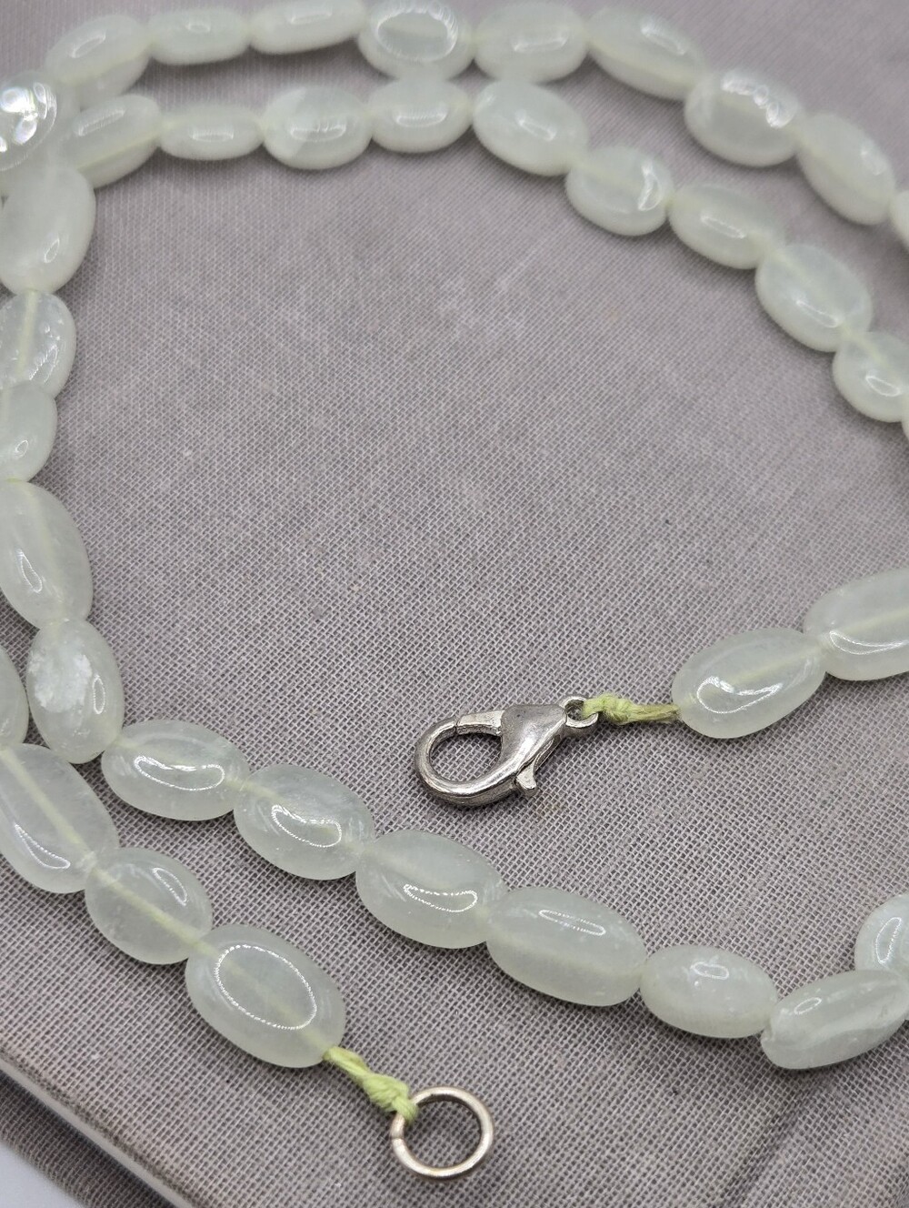 Vintage Green Aventurine Quartz Flat Oval Bead Necklace 21" Jade Tone Semi Clear